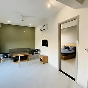https://infinity-stays.top-gurgaonhotels.com